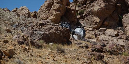 Axel on steep terrain.